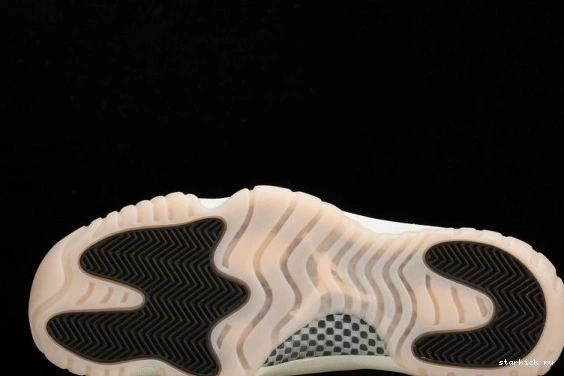Neapolitan 11 AR0715-101 AR0715-101   Retro Jordan 0911